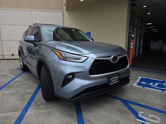 2021 Toyota Highlander LE 4x2 V6's photo