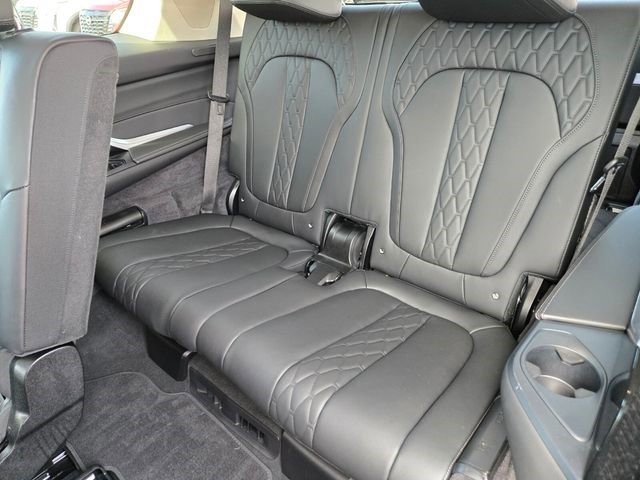 2026 BMW X7 40i - Photo 18