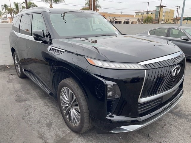 2025 INFINITI QX80 Luxe's photo