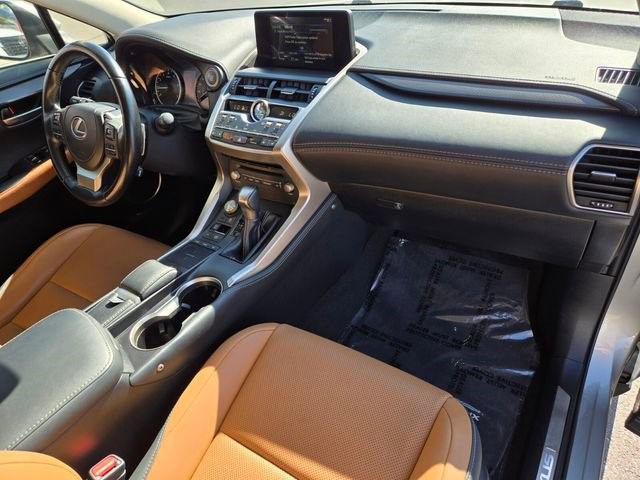 2021 Lexus NX 300 - Photo 21