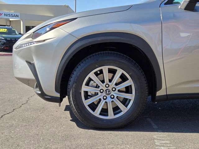 2021 Lexus NX 300 - Photo 9