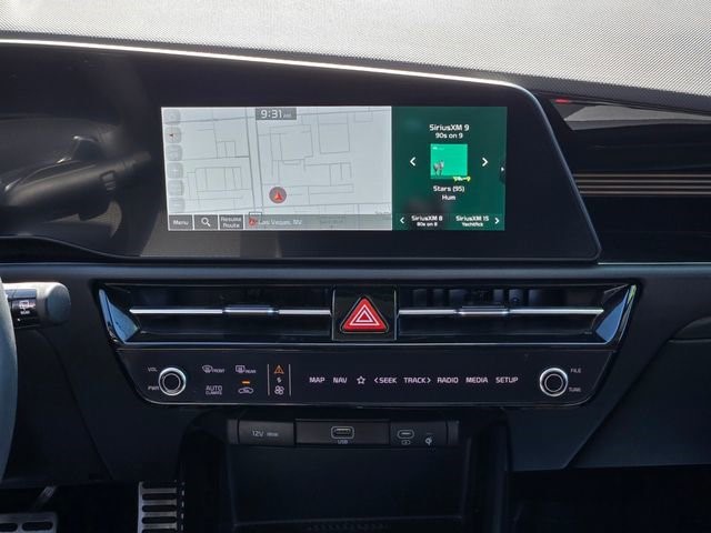 2023 Kia Niro EX Touring - Photo 16