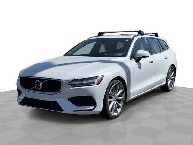 2020 Volvo V60 T5 Momentum's photo