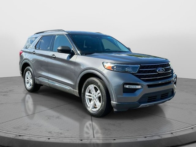 2023 Ford Explorer XLT 4WD's photo