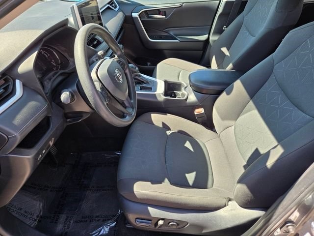 2024 Toyota RAV4 XLE - Photo 10