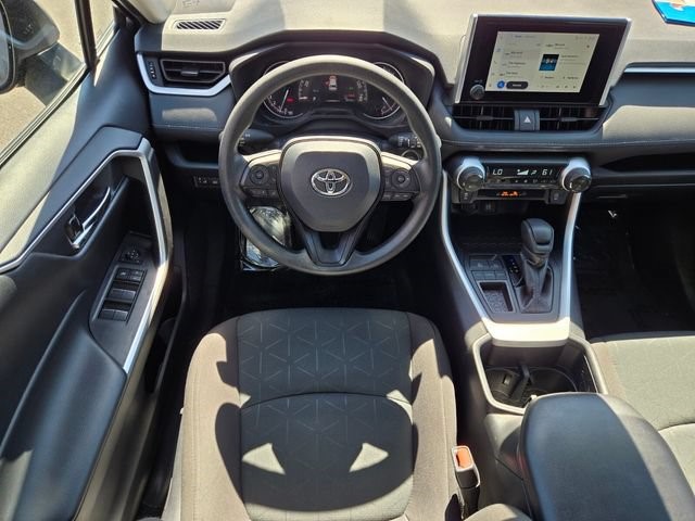 2024 Toyota RAV4 XLE - Photo 14