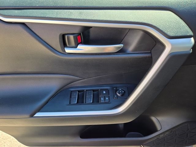 2024 Toyota RAV4 XLE - Photo 22