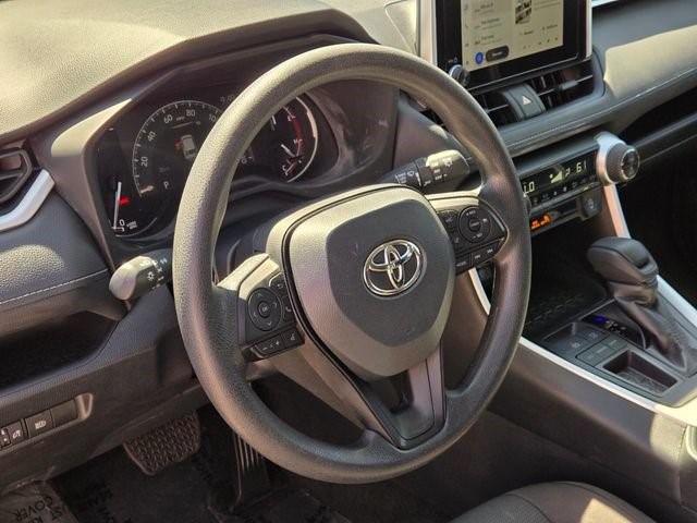 2024 Toyota RAV4 XLE - Photo 23
