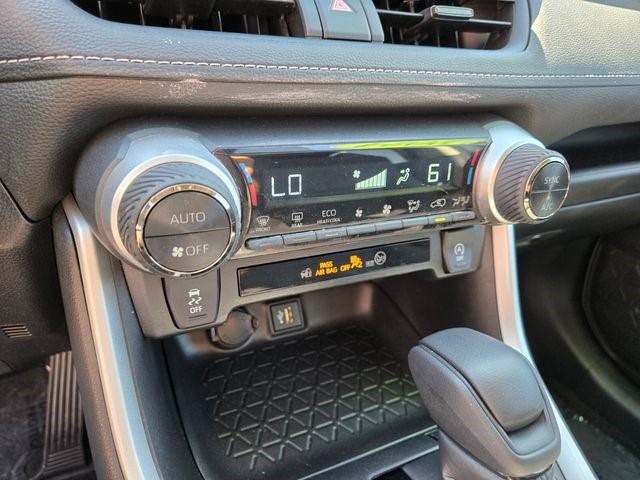 2024 Toyota RAV4 XLE - Photo 25