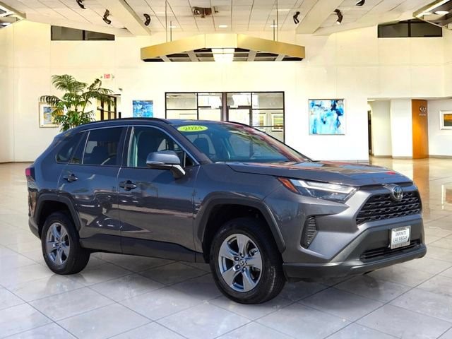 2024 Toyota RAV4 XLE - Photo 3