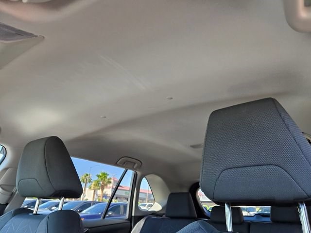 2025 Toyota RAV4 XLE - Photo 11