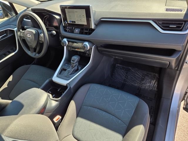 2025 Toyota RAV4 XLE - Photo 21