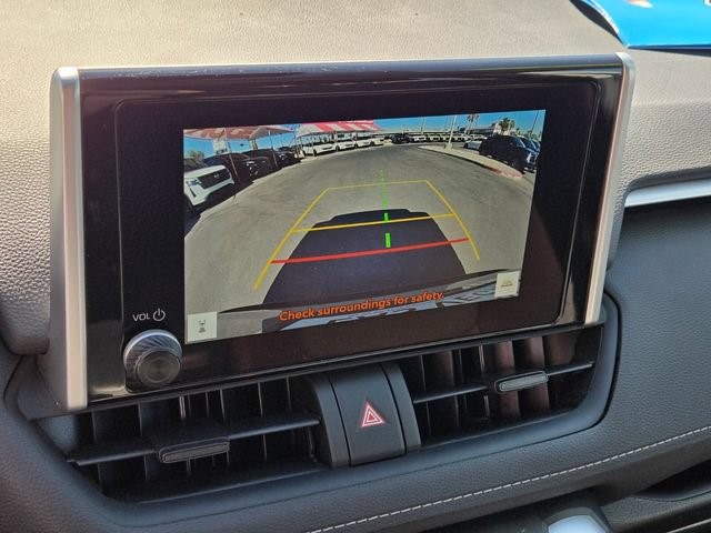 2025 Toyota RAV4 XLE - Photo 27