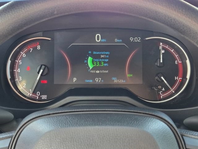 2025 Toyota RAV4 XLE - Photo 28