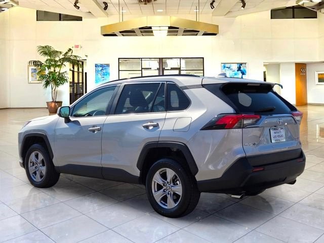 2025 Toyota RAV4 XLE - Photo 7