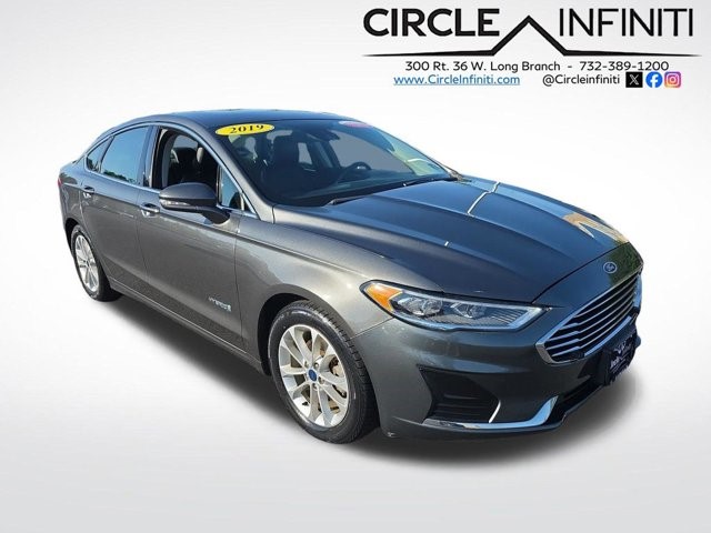 2019 Ford Fusion SEL's photo