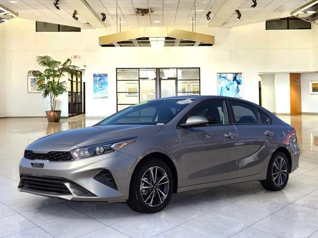 2024 Kia Forte LXS LXS IVT Regular Unleaded I-4 2.0 L/122 [8]