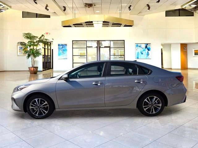 2024 Kia Forte LXS - Photo 8