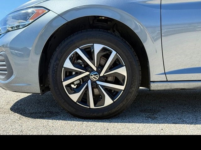 3VW5M7BU1RM080743