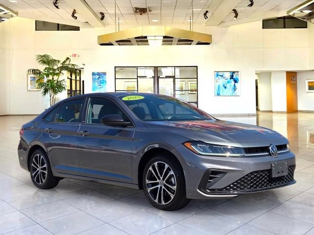 2025 Volkswagen Jetta Sport - Photo 3