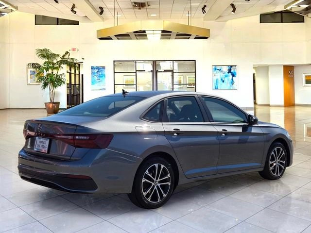 2025 Volkswagen Jetta Sport - Photo 5