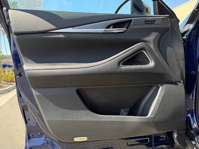 2027 INFINITI QX60 LUXE LUXE FWD Intercooled Turbo Premium Unleaded I-4 2.0 L/122 [11]