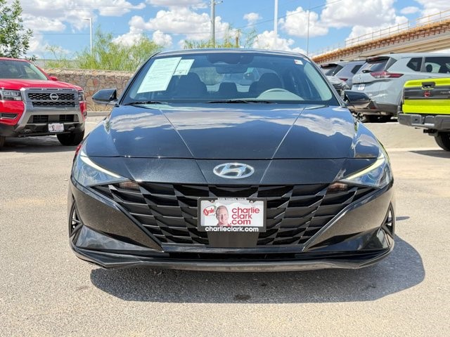 2023 Hyundai Elantra SEL SEL IVT Regular Unleaded I-4 2.0 L/122 [3]