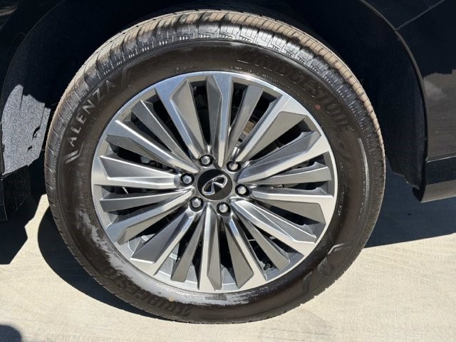 2027 Infiniti QX80 photo 5