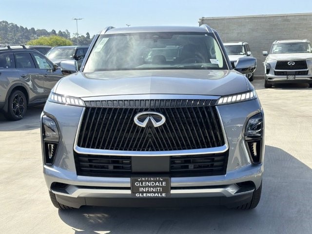 2027 Infiniti QX80 photo 3
