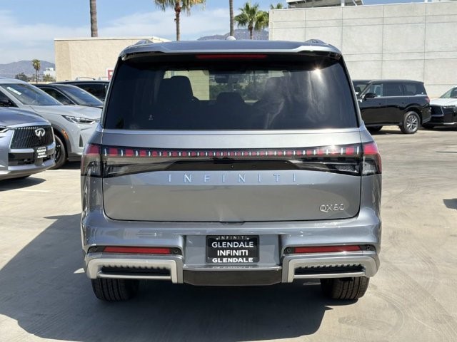 2027 Infiniti QX80 photo 5