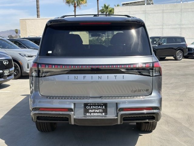 2027 Infiniti QX80 photo 5
