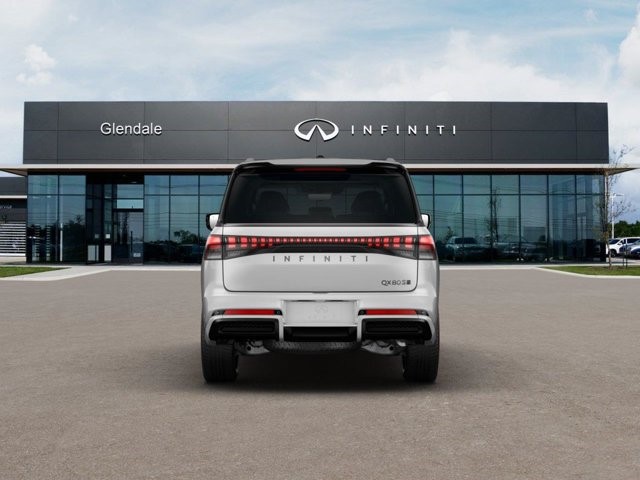 2027 Infiniti QX80 photo 3