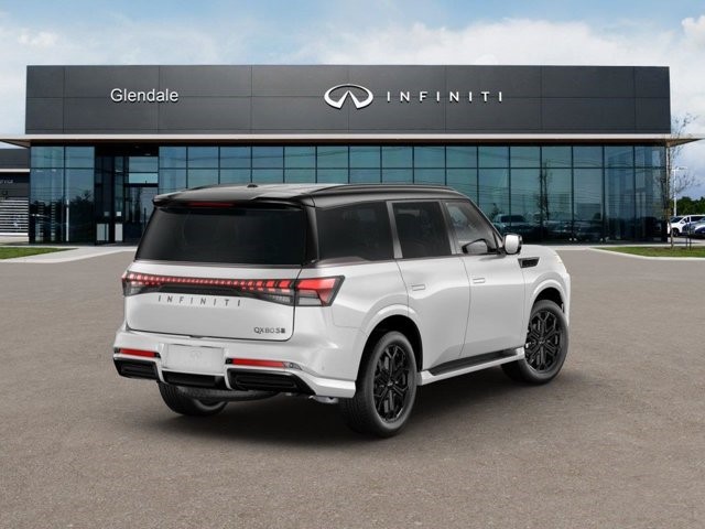 2027 Infiniti QX80 photo 5