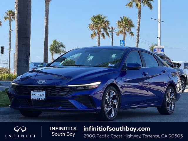 2024 Hyundai Elantra Limited Limited IVT Regular Unleaded I-4 2.0 L/122 [0]
