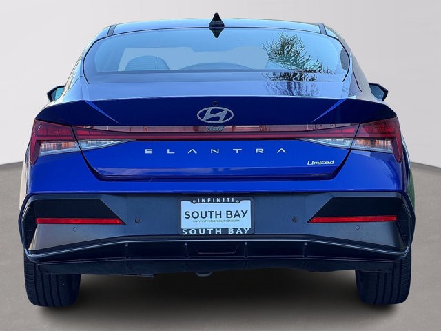 2024 Hyundai Elantra Limited Limited IVT Regular Unleaded I-4 2.0 L/122 [4]
