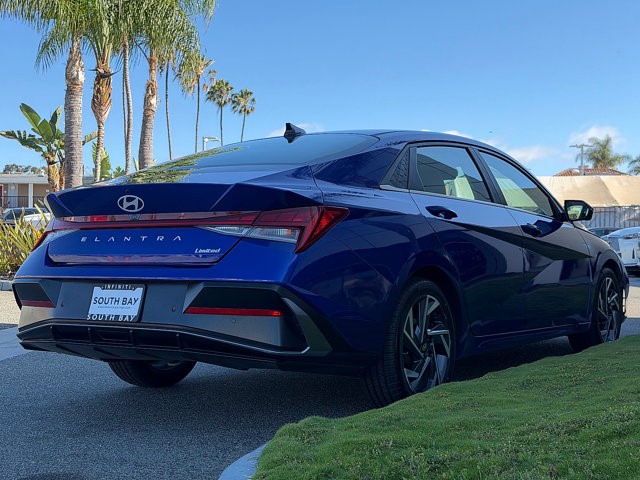 2024 Hyundai Elantra Limited Limited IVT Regular Unleaded I-4 2.0 L/122 [5]