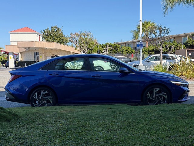 2024 Hyundai Elantra Limited Limited IVT Regular Unleaded I-4 2.0 L/122 [6]