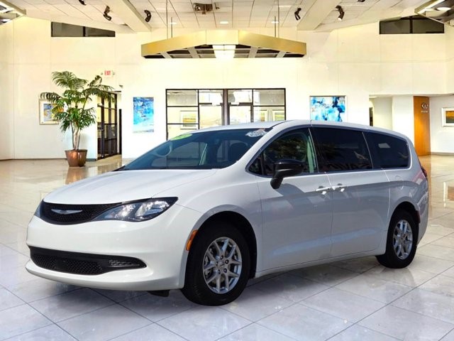 2024 Chrysler Voyager LX LX FWD Regular Unleaded V-6 3.6 L/220 [10]