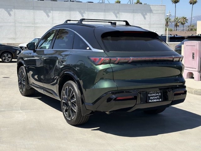 2027 Infiniti QX65 photo 3