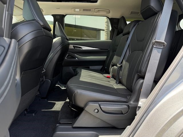 2027 INFINITI QX60 LUXE LUXE FWD Intercooled Turbo Premium Gasoline I-4 2.0 L/122 [19]