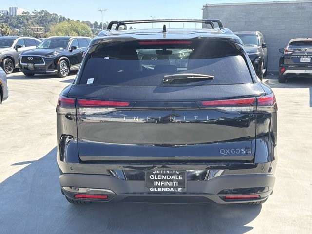 2027 Infiniti QX60 photo 5