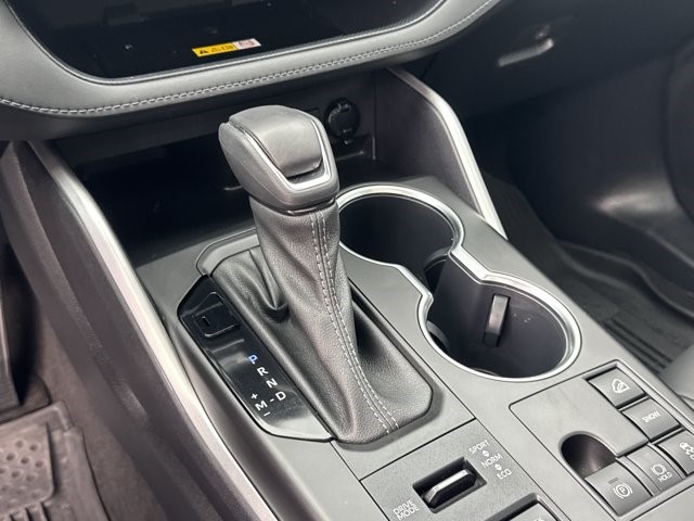 2023 Toyota Highlander XLE - Photo 16