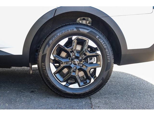 2024 Kia Sorento S - Photo 11