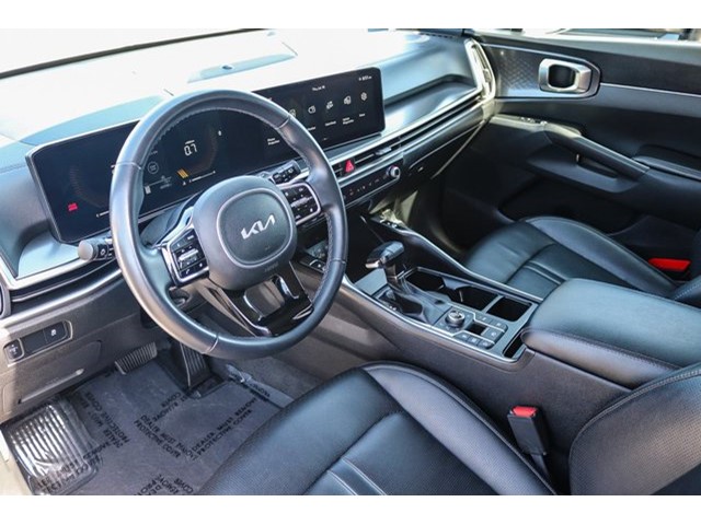 2024 Kia Sorento S - Photo 17