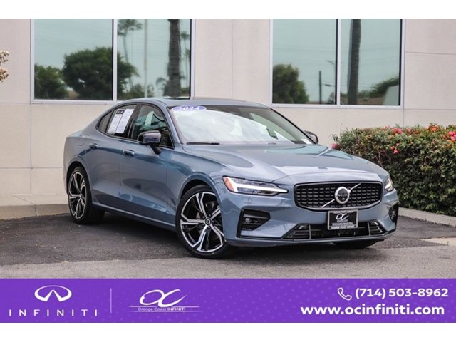 2024 Volvo S60 Plus Dark Theme B5 AWD Plus Dark Theme Intercooled Turbo Gas/Electric I-4 2.0 L/120 [7]