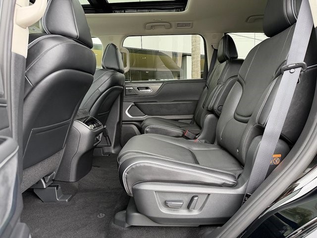 2027 INFINITI QX80 LUXE LUXE AWD Twin Turbo Premium Gasoline V-6 3.5 L/213 [19]