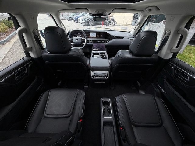 2027 INFINITI QX80 LUXE LUXE AWD Twin Turbo Premium Gasoline V-6 3.5 L/213 [28]