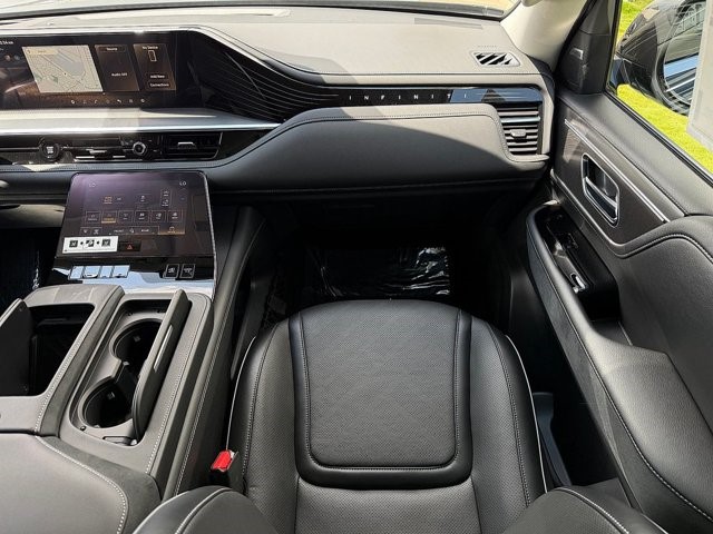 2027 INFINITI QX80 LUXE LUXE AWD Twin Turbo Premium Gasoline V-6 3.5 L/213 [32]