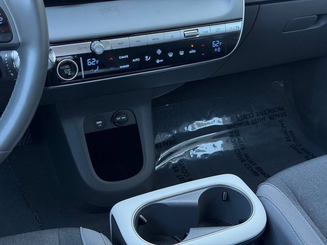 2024 Hyundai IONIQ 5 SEL SEL RWD Electric [31]