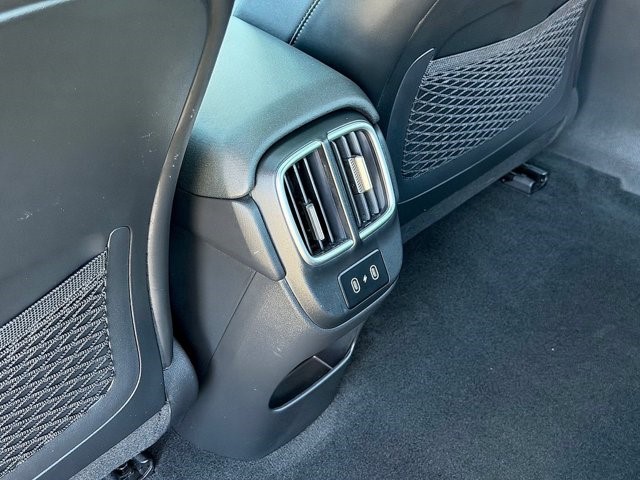 2023 Hyundai IONIQ 6 Limited Limited RWD Electric [19]